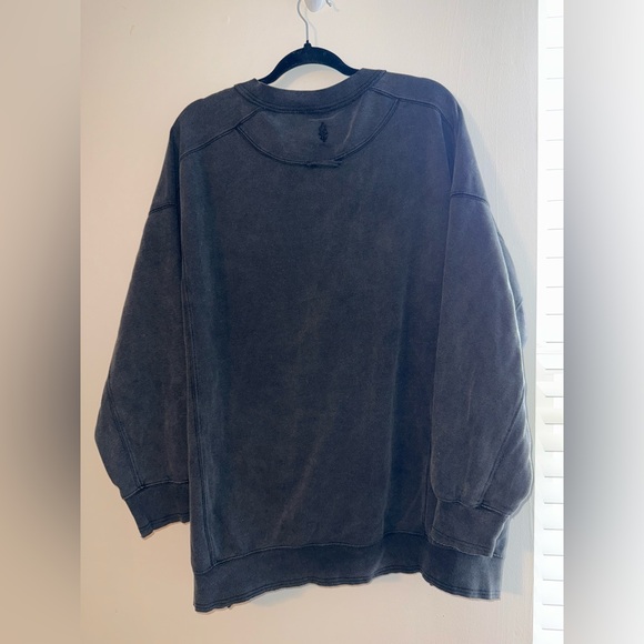 Free People Black Pullover Long Sleeve Crewneck Split Hem Sweater Medium NWT - Picture 9 of 12